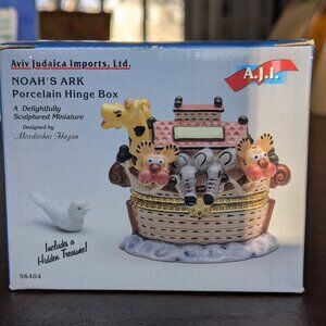 Noah's Ark Porcelain Hinge Box